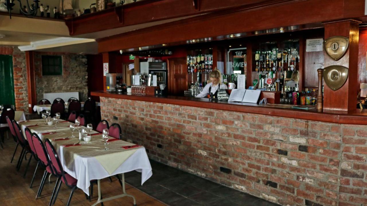 The Seaview Tavern Ballygorman Exterior photo